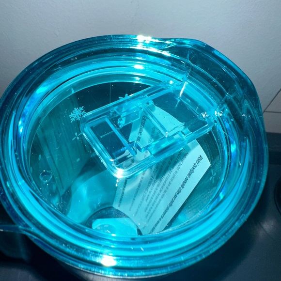 Hello Kitty Sanrio Winter Themed Tumbler With Snowman Brand New Waterbottle 16o - Picture 5 of 7